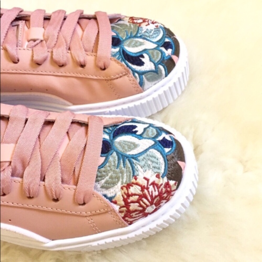 Last One- Puma Platform Hyper Embroidered Sneakers - Picture 5 of 8